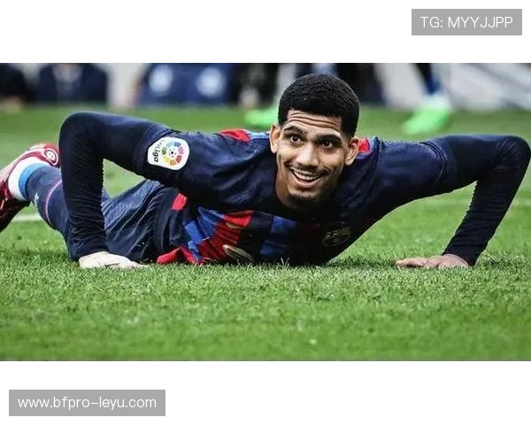 乌拉圭铁卫阿劳霍再成后防焦点